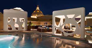 Luxury Lifestyle in Dubai’s Resorts   