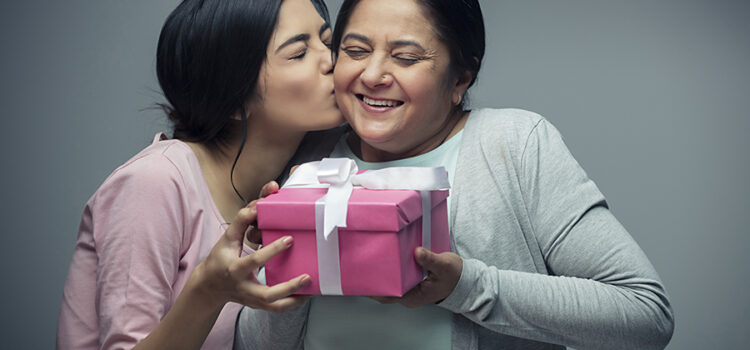 Impress Your Mom With These 5 Personalized Gift Ideas!!!