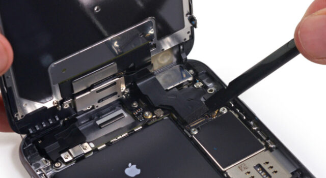 Software Snags and Hardware Hang-ups: Troubleshooting with Kettering’s iPhone Repair Shops